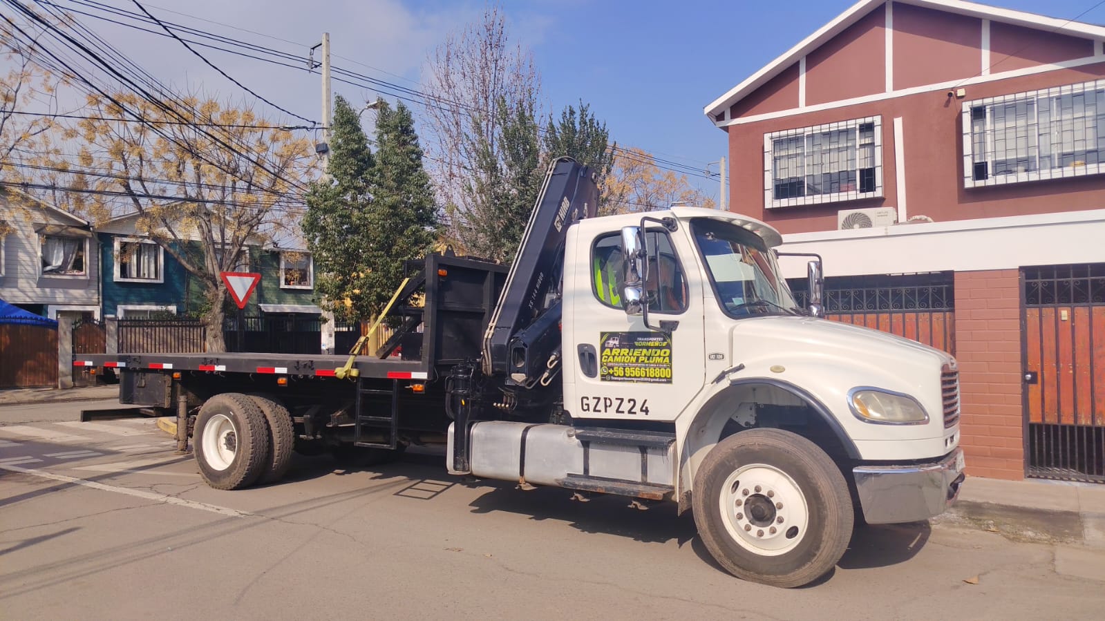 Camión Freightliner M2 106 de Transporte Ormeño e Izajes SpA
